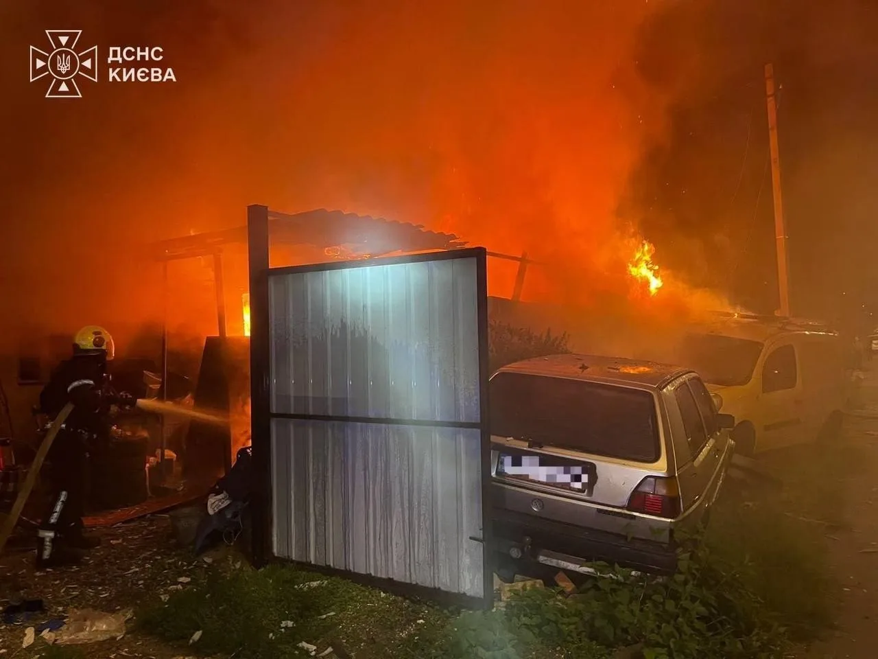 Ворог обстріляв приватний житловий сектор столиці