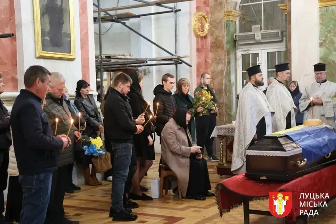 У Луцьку попрощалися із 46-річним захисником Євгеном Писаренком (фото)