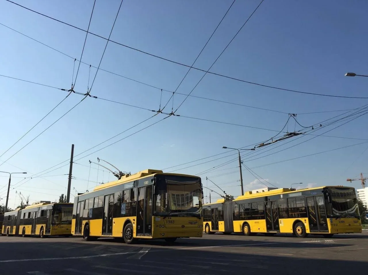 Через дорожні роботи тролейбуси №№ 4, 24, 25, 26, 35 змінять маршрути до 14 жовтня (схеми)
