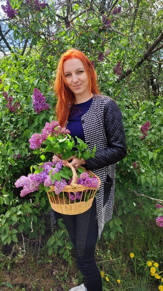 Запорізька майстриня Альона Мельник, яка розвиває власну справу з виготовлення плетених виробів.