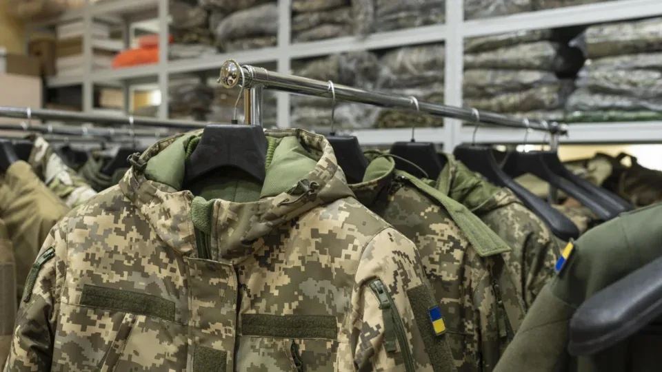 Не спітніти на марші й не змерзнути на позиції: у Міноборони пояснили, як носити зимову форму 