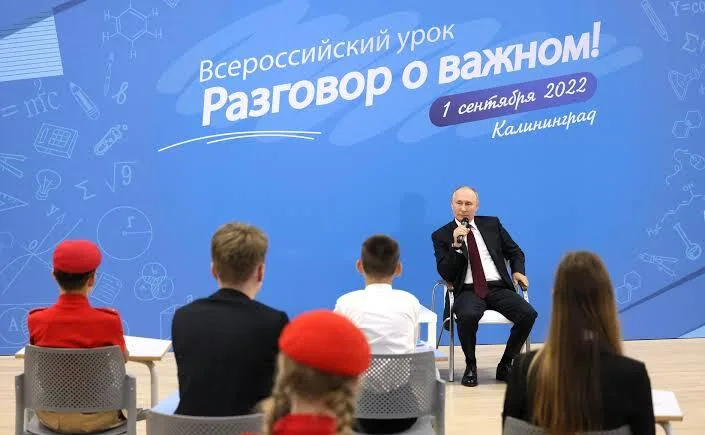 Перше заняття «Разговоры о важном» провів Володимир Путін у Калінінграді, 1 вересня 2022 року