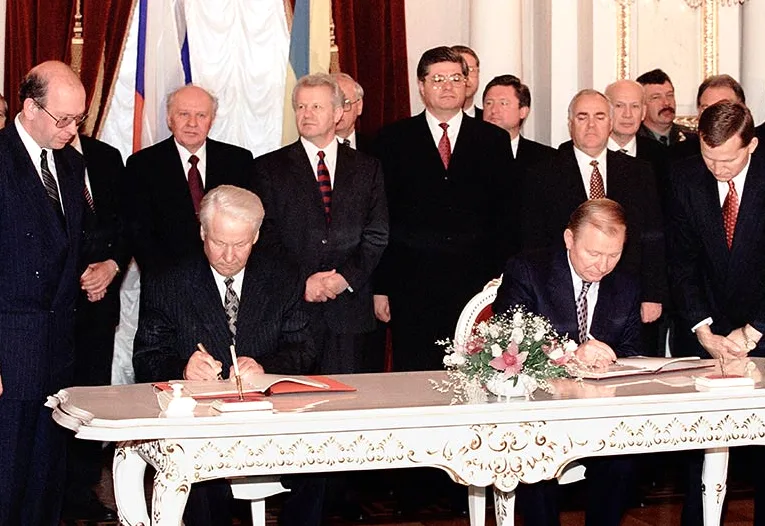Великий договір про дружбу підписали 31 травня 1997 року в Києві. "Прокинувся і подумай: що ти зробив для України?" – казав тоді Єльцин, звертаючись до російських політиків