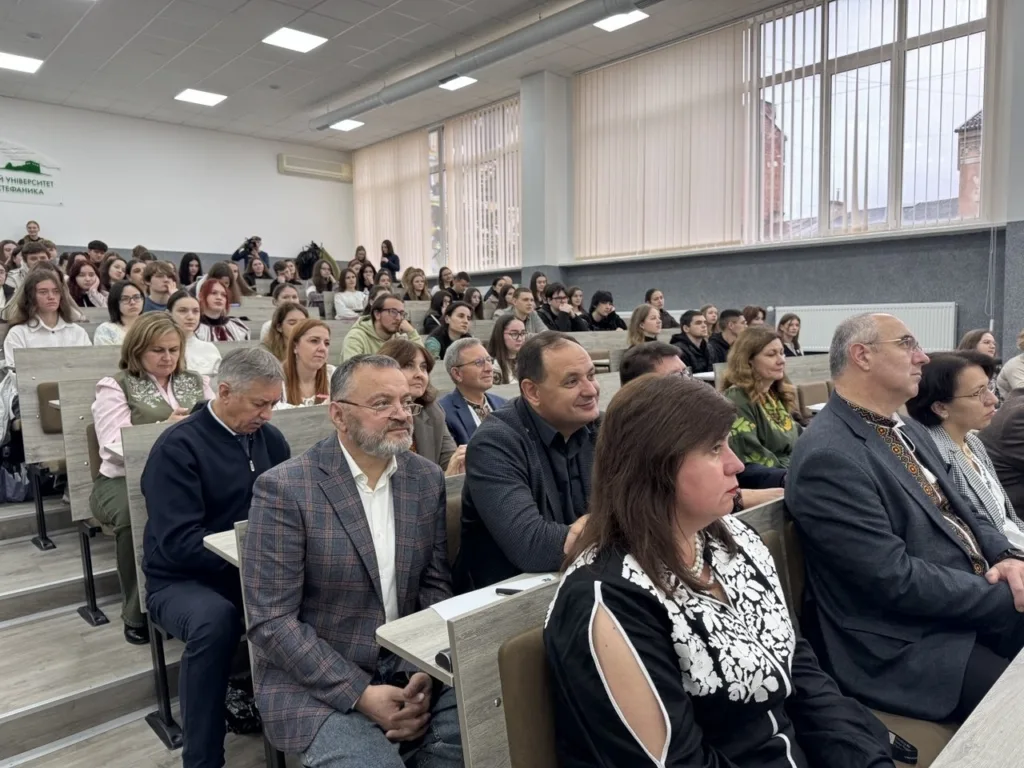 Міський голова Івано-Франківська Руслан Марцінків на Радіодиктанті.