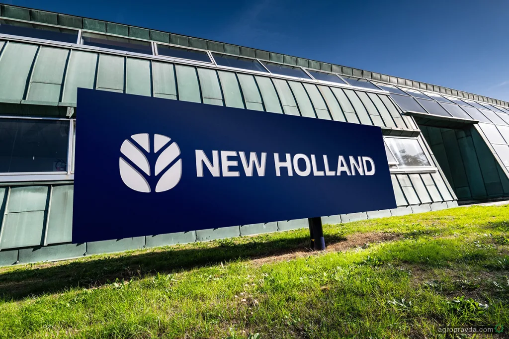 Завод, що виробляє комбайни New Holland CR11, відсвяткував юбілей