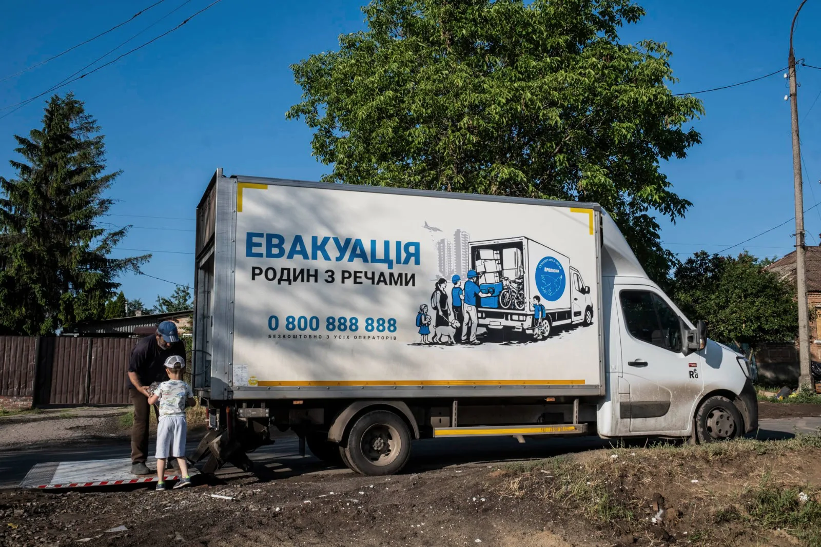 “Проліска” тимчасово призупинила евакуацію людей з речами зі Слов’янська та Краматорська