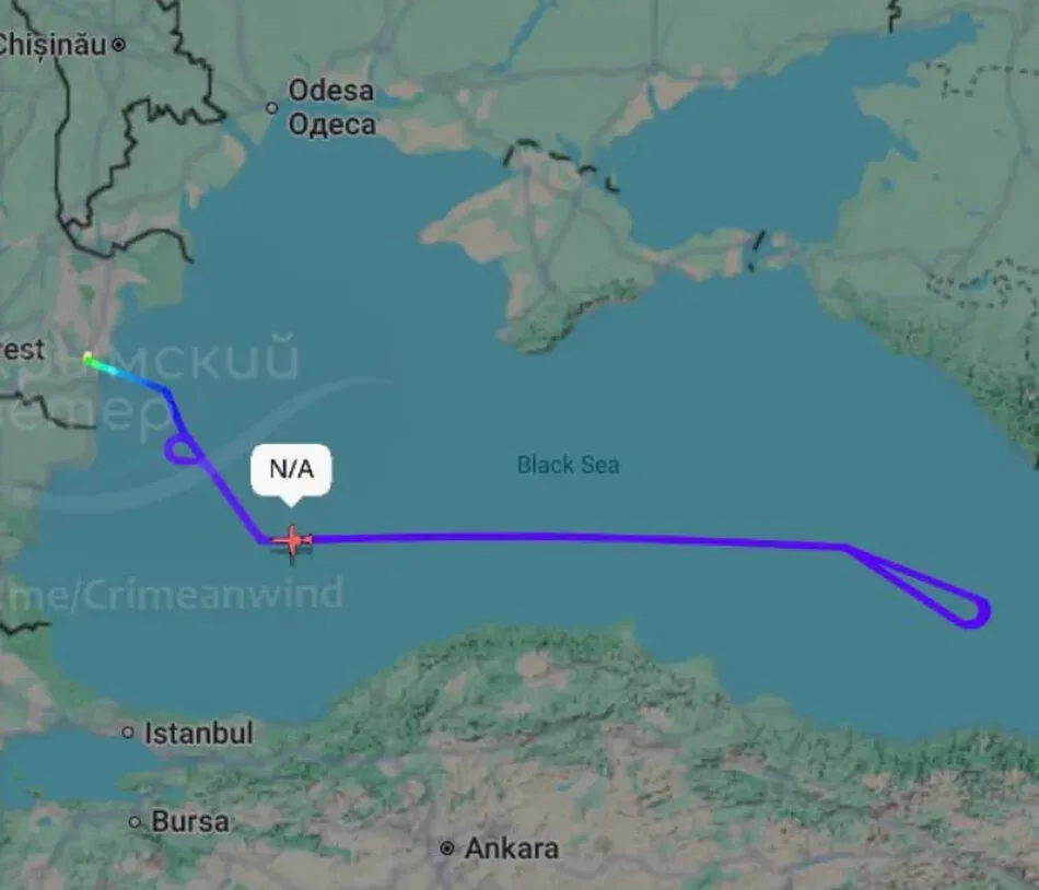 Американський літак-розвідник патрулює Чорне море та стежить за об'єктами аж до узбережжя росії
