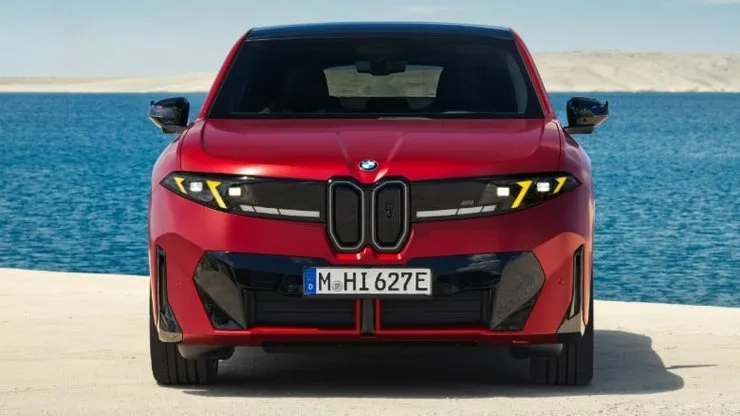 Автомобиль BMW iX4 2027 года