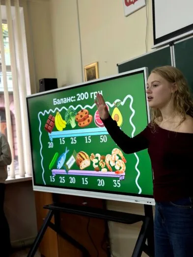 «Правда на смак»: студенти ІФНМУ вчать школярів розрізняти міфи та факти про харчування