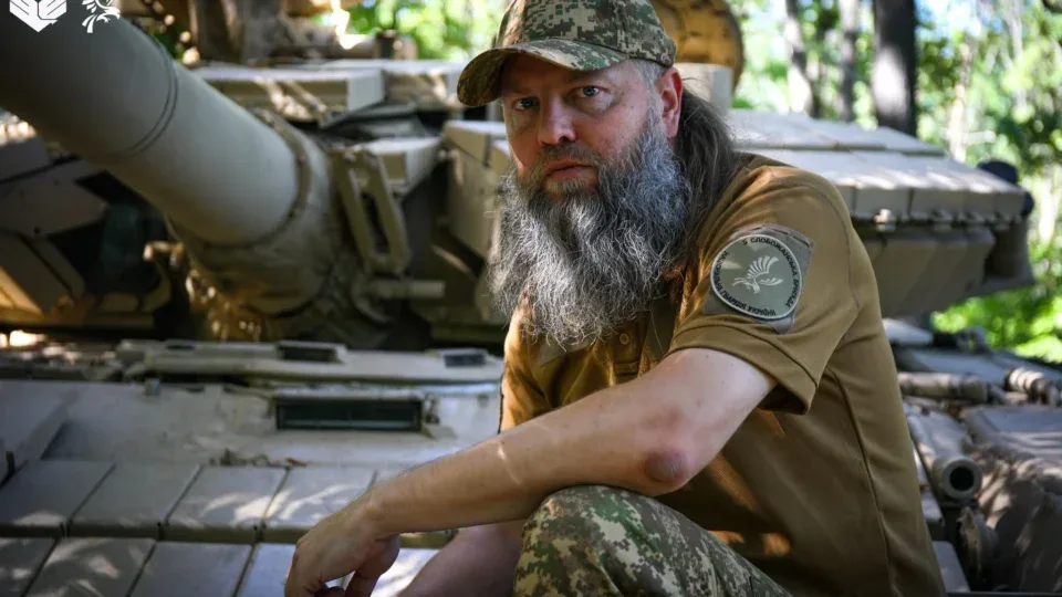 «Як на підводному човні»: кандидат біологічних наук командує танковим взводом бригади «Скіф»