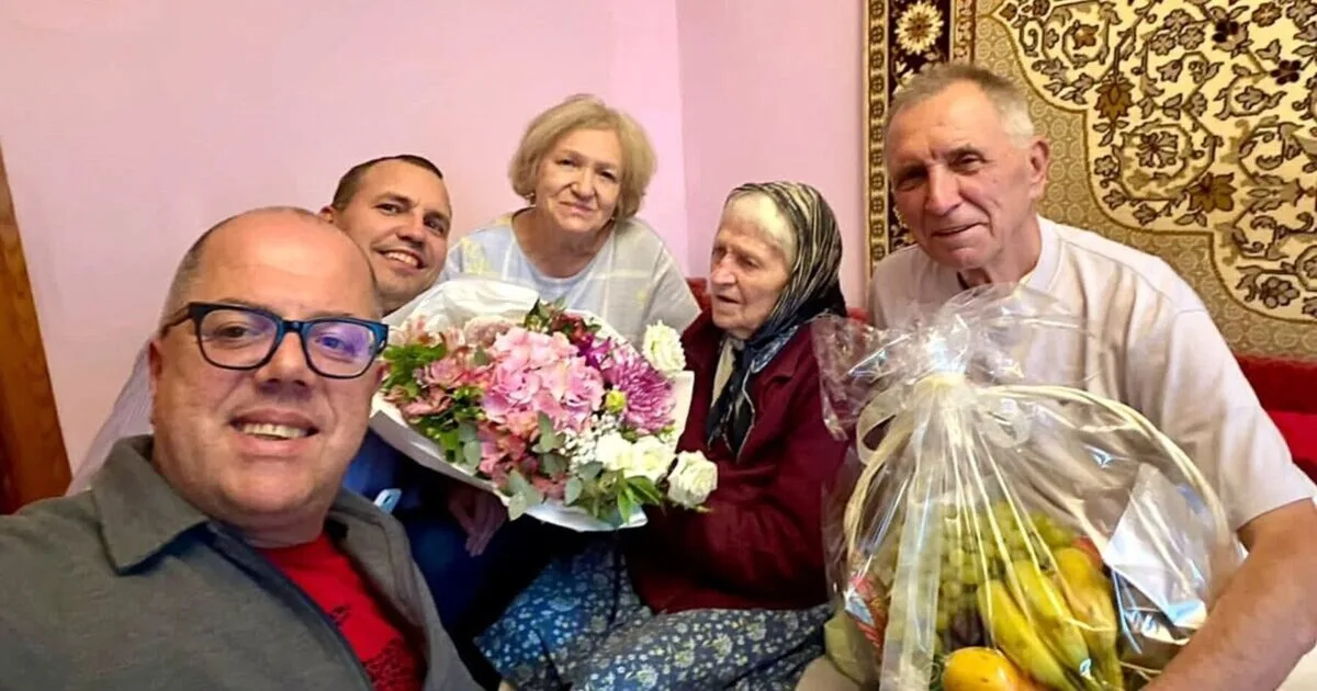Довгожительку Віру Семенову у Львові привітали зі 101 днем народження