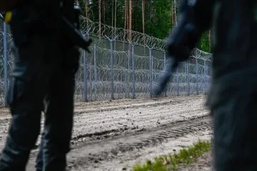 «Мігранти» зі зброєю та в масках: військові Латвії розповіли про новий інцидент на кордоні з Білоруссю