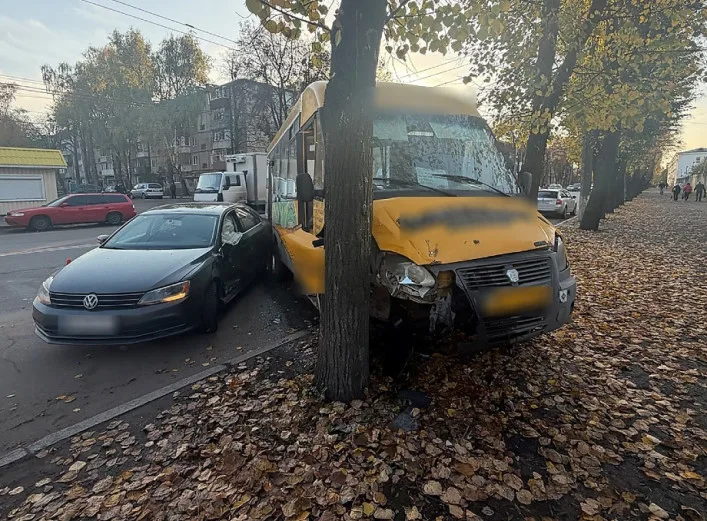 У Сумах водій маршрутки спричинив ДТП