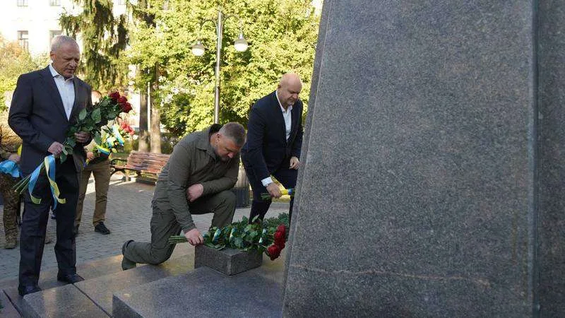 (ФОТО) Як у Чернівцях відзначили День захисників та захисниць України
