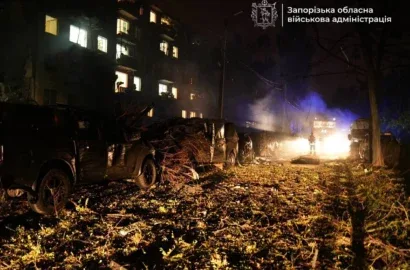 Наслідки російського удару по житловій п’ятиповерхівці в Запоріжжі