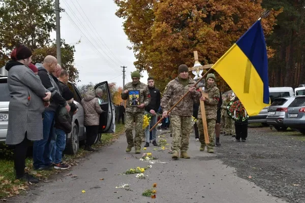Майже 2 роки вважався зниклим безвісти: на Волині попрощалися з воїном Вадимом Ляшуком (фото)