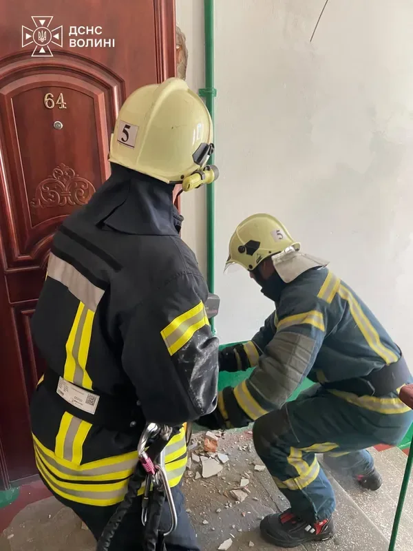 Два виклики за вечір: у Луцьку та Нововолинську рятували літніх жінок (фото)
