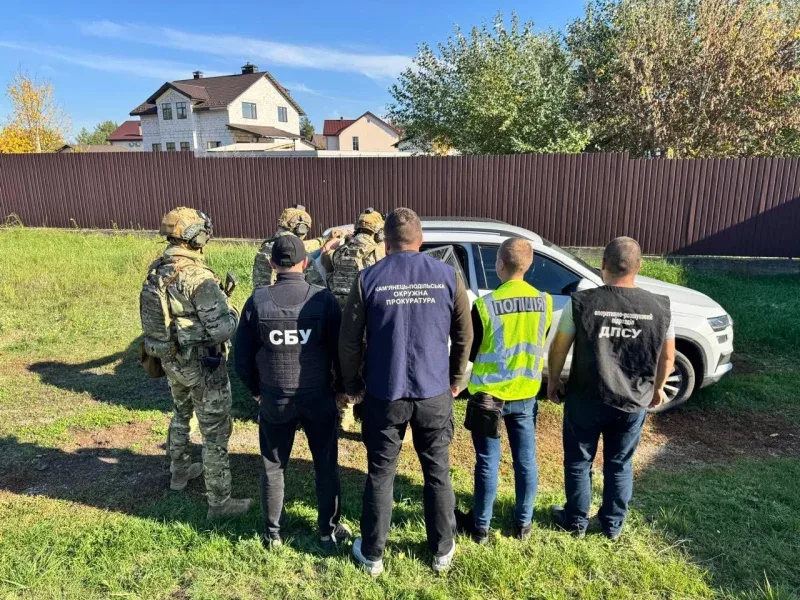 На Буковині викрили схему незаконного переправлення чоловіка до Румунії за $15 тисяч