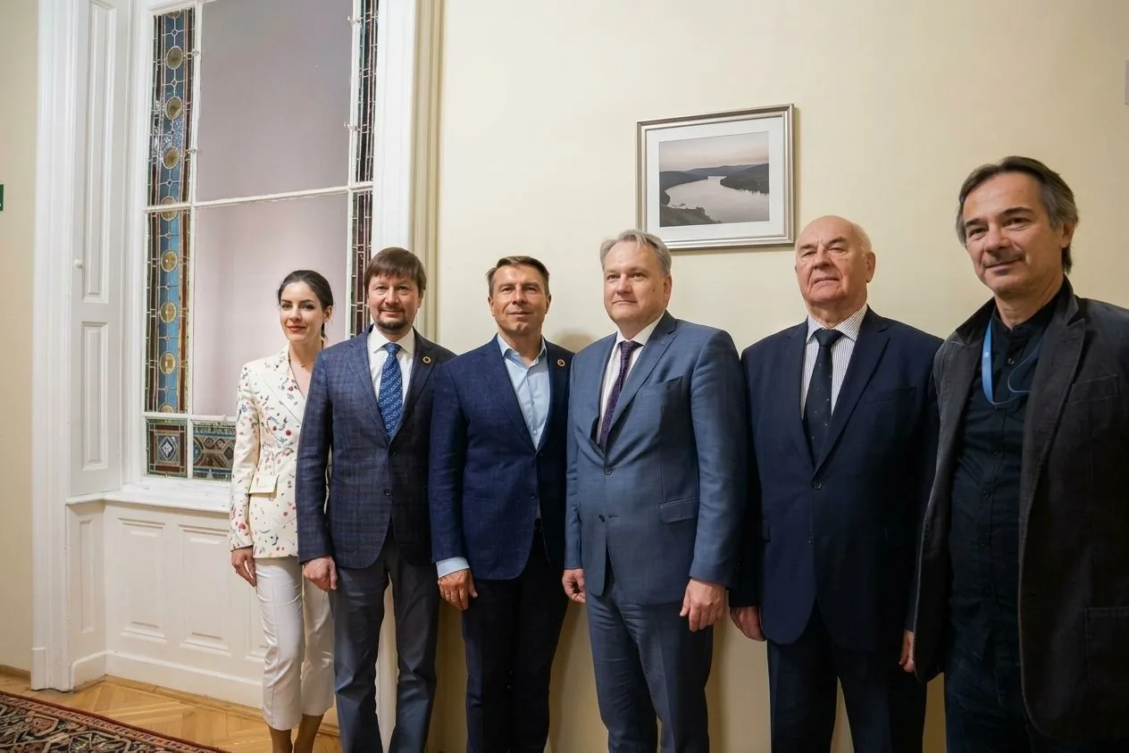 Між кліматом та безпекою: як низька вода на Дунаї стримує зерновий експорт