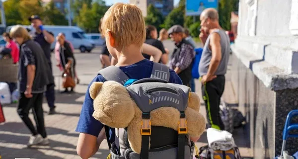 МИД ввел сертификаты для детей украинцев за границей, в диаспоре раскритиковали инициативу