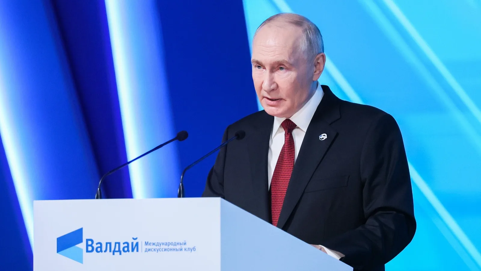 Bloomberg: Росія збільшує військові видатки – Путін готується до багаторічної війни