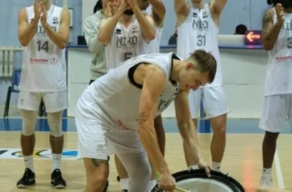 Домашні баскетбольні матчі миколаївських команд у спортшколі «Надія»