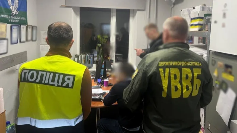 Закупівля неякісних грілок для прикордонників: підозру отримав депутат міськради