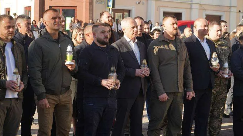 (ФОТО) Як у Чернівцях відзначили День захисників та захисниць України
