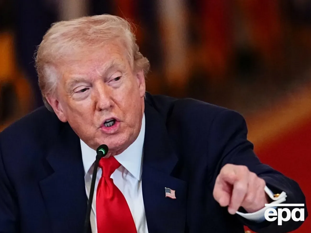 Трамп заявив, що Зеленський "не хоче і ніколи не хотів" завершувати війну, а Україна "втратила океани"