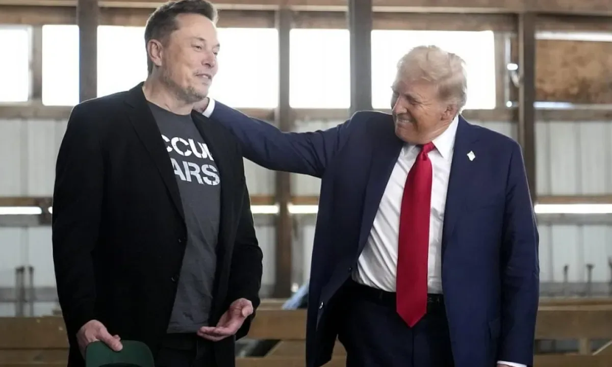 Звонок, изменивший правила игры: Трамп лично вправил мозги Маску по поводу Starlink для ВСУ