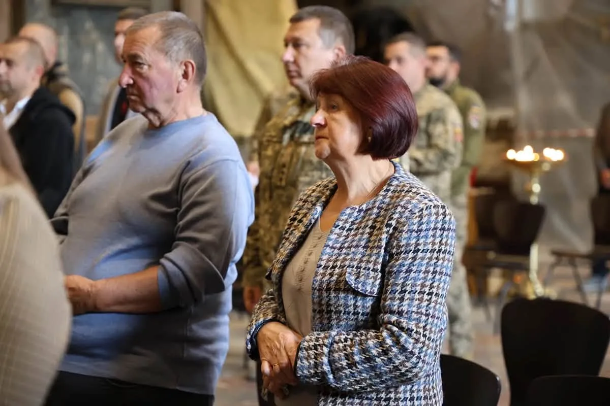 Родинам 12 полеглих розвідників вручили «Хрести Героя» - 7