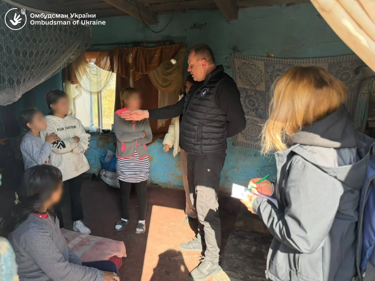 На Закарпатті чоловік оформив батьківство за гроші та виїхав за кордон