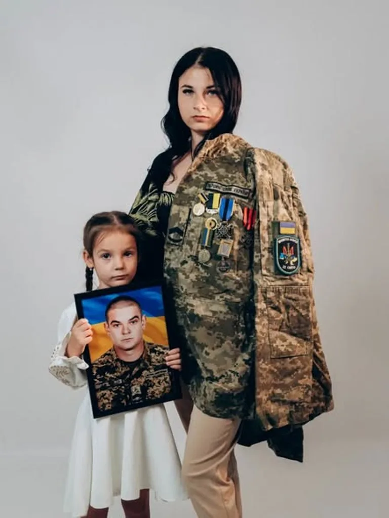 Історії 15 Героїв з Кілії стануть основою фотовиставки: завершено перші зйомки меморіального проєкту “Імена, які живуть”