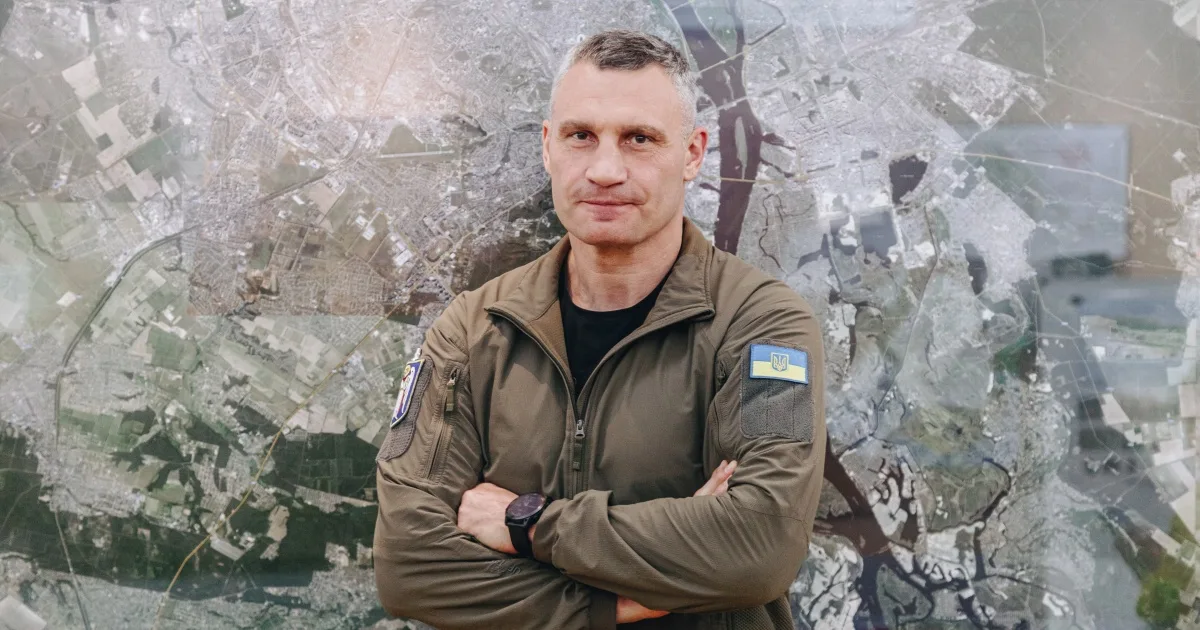 Кличка викликали до Ради, а люди збираються на мітинг через підготовку Києва до зими. Він заявив про тиск і «безпідставні звинувачення»