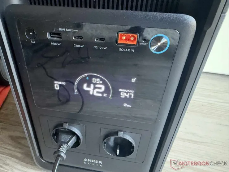 Дисплей Anker Solix S2000