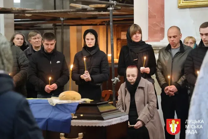 У Луцьку попрощалися із 46-річним захисником Євгеном Писаренком (фото)