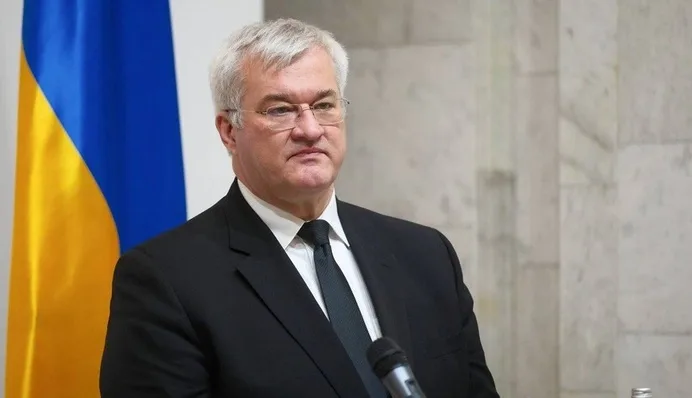 "Закриймо двері вже зараз": Сибіга закликав заборонити в'їзд росіян до ЄС