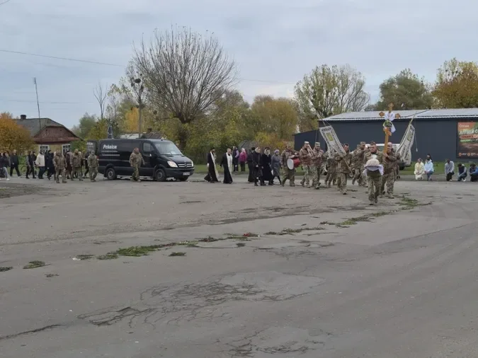 У громаді на Волині попрощалися із Героєм Олександром Шуміком (фото)