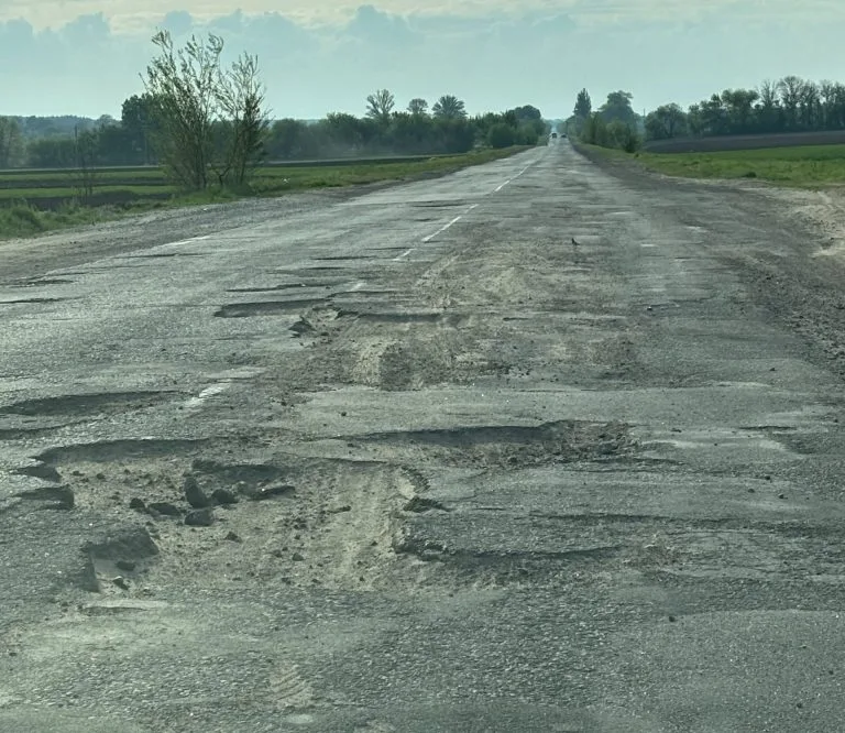 Окремі ділянки «місячної дороги» на Черкащині можуть відремонтувати у разі перерозподілу коштів, – СВРІ