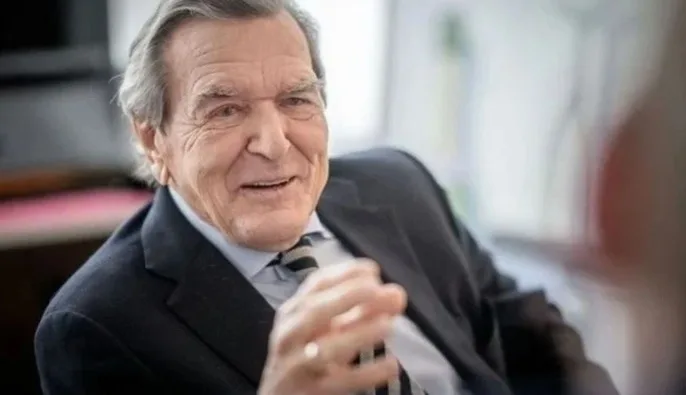 Колишній канцлер ФРН Шредер влаштувався в Globus у Росії