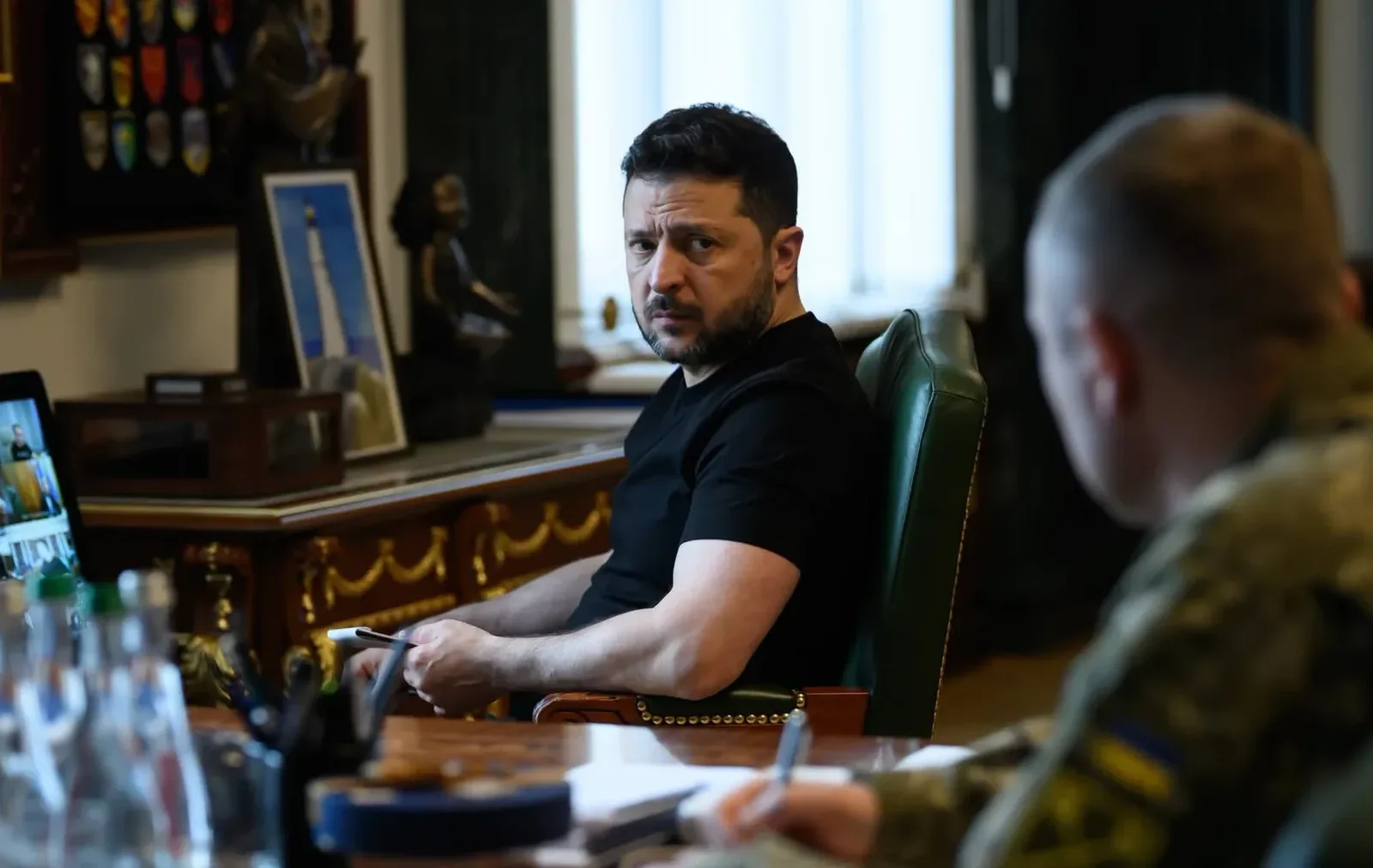 Президент України Володимир Зеленський у кабінеті