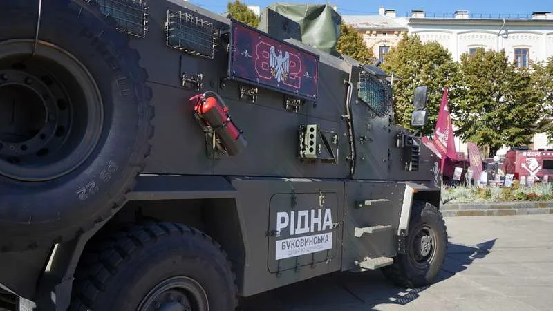 Що відбувається у центрі Чернівців зараз: фоторепортаж з Дня міста
