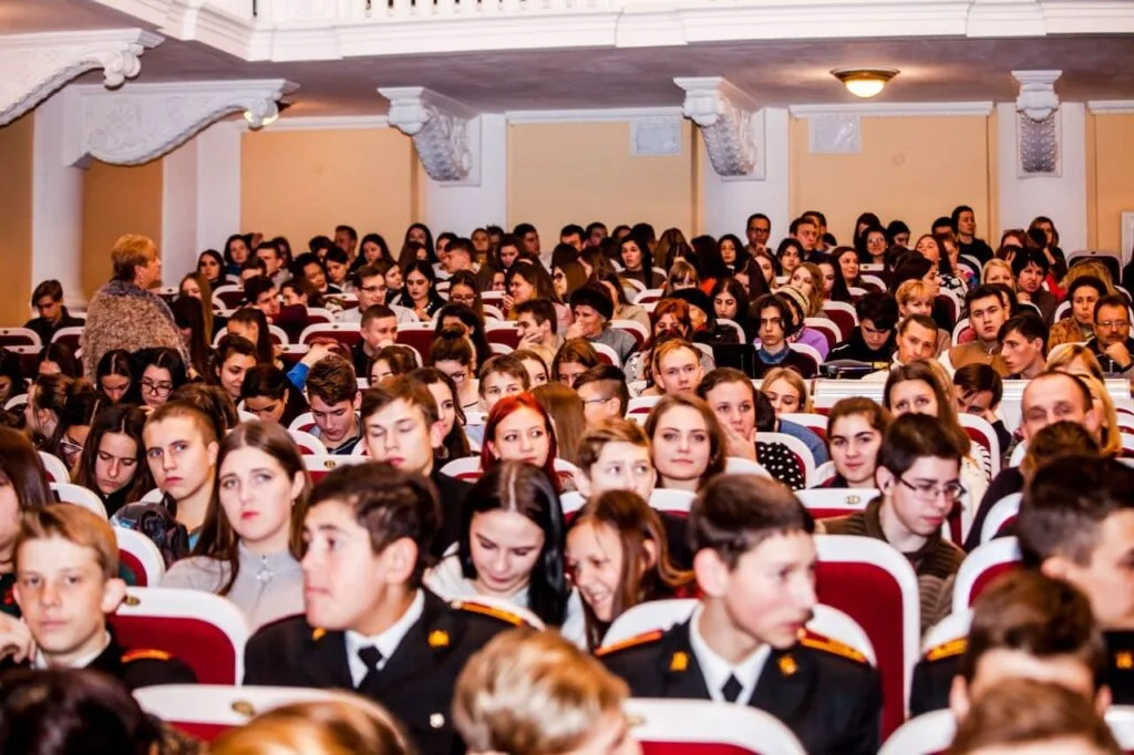 Учасники інклюзивної театральної трупи «Рівні можливості», заснованої Маріанною Смбатян.