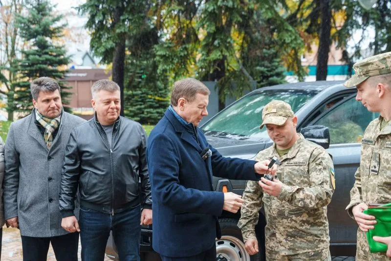 Потужний пікап артилеристам передала команда МКГШ