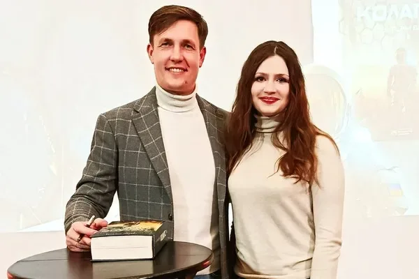 Єва Вайда з письмеником Максом Кідруком