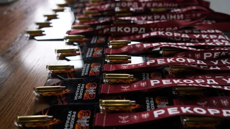 (ФОТО) Понад сотня учасників: у Чернівцях зафіксували рекорд України з масового забігу військових і ветеранів