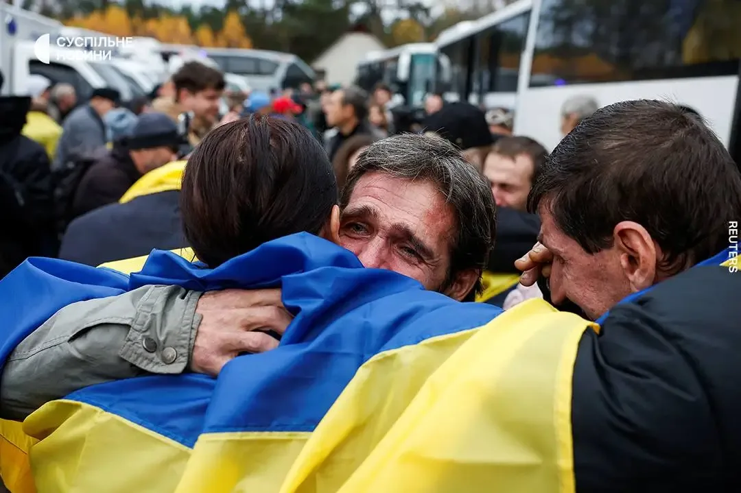 Врятовані жителі окупованих Олешків прибули в Україну