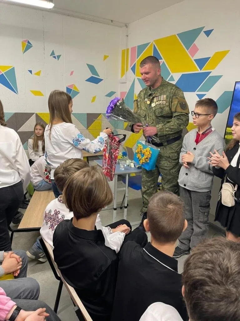 За півтора року Данило Качура провів близько 250 зустрічей зі школярами.
