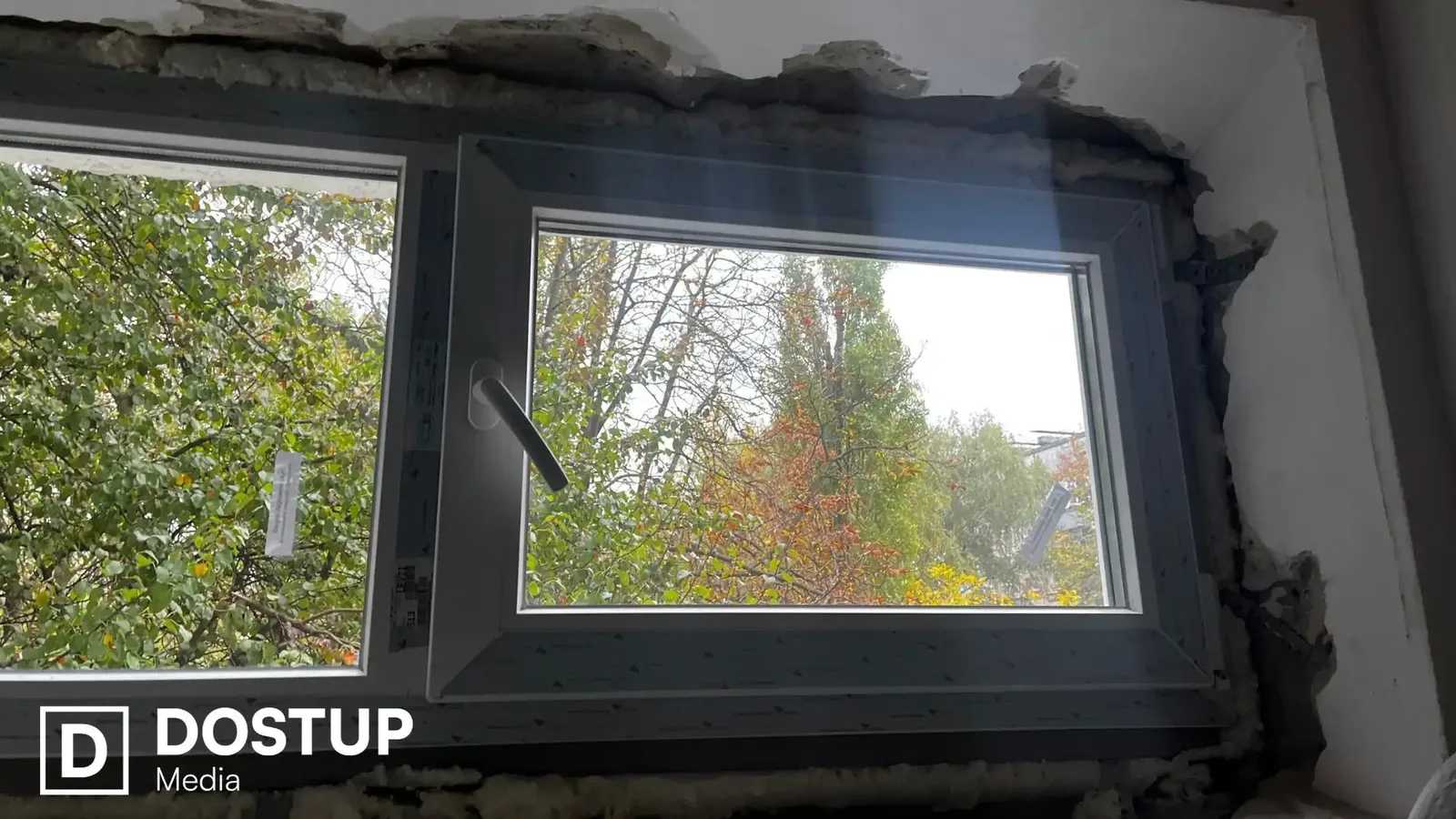 Що з дахом, ліфтом і вікнами: як відновлюють будинок на Героїв України у Кропивницькому після російської атаки