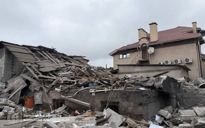Росіяни атакували житлову забудову Запоріжжя: є руйнування (оновлено)
